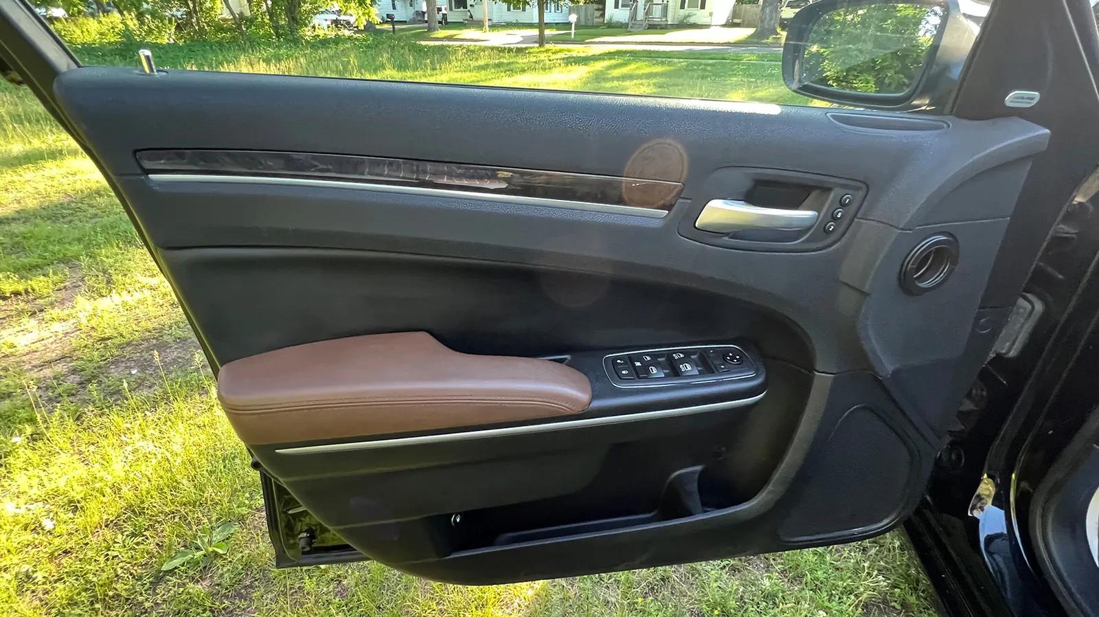 2020 Chrysler 300 LIMITED