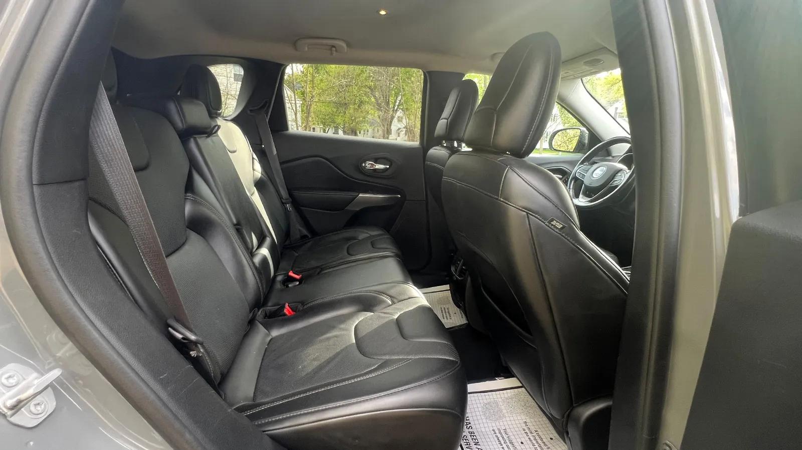2019 Jeep Cherokee LIMITED