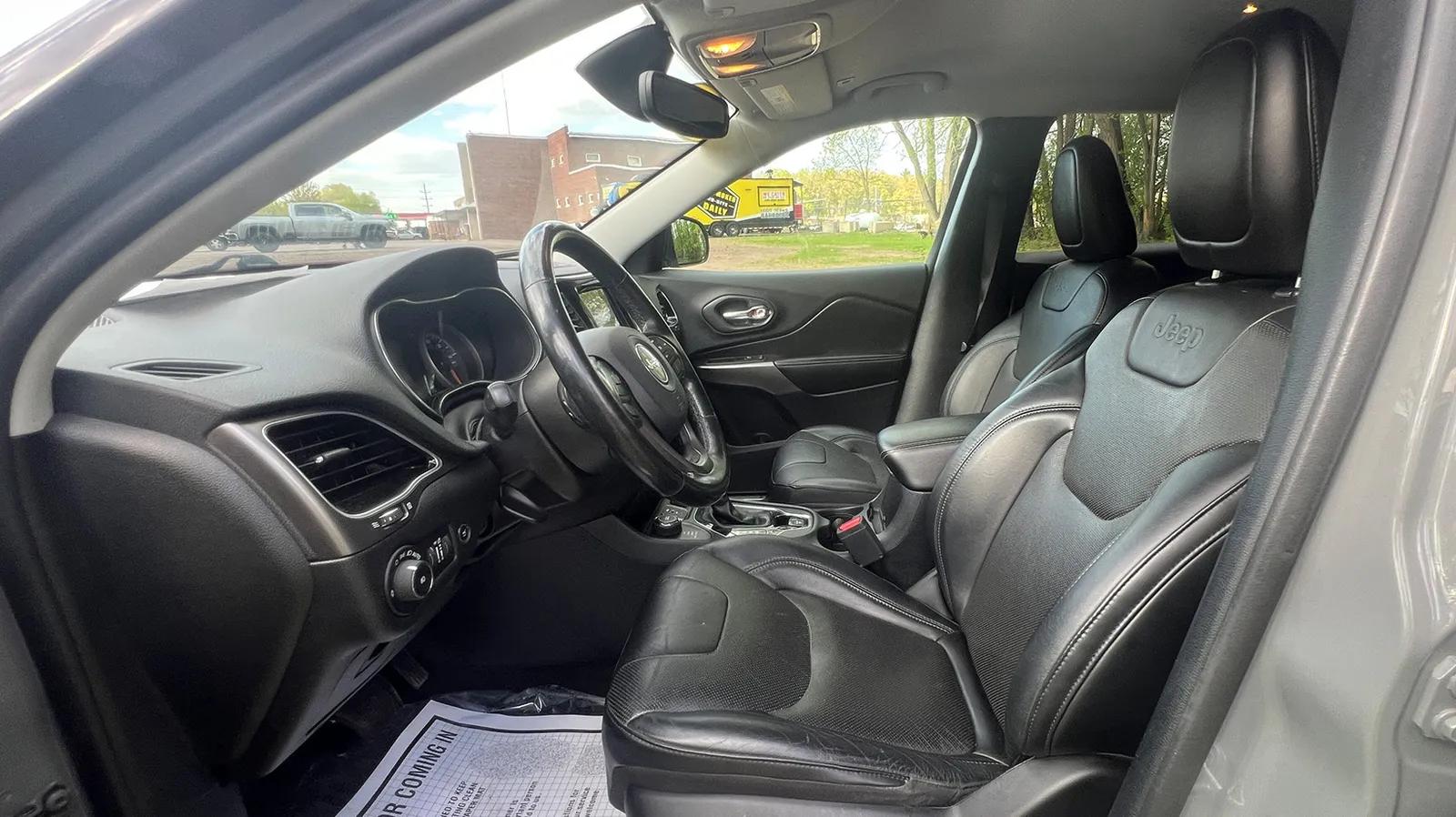 2019 Jeep Cherokee LIMITED