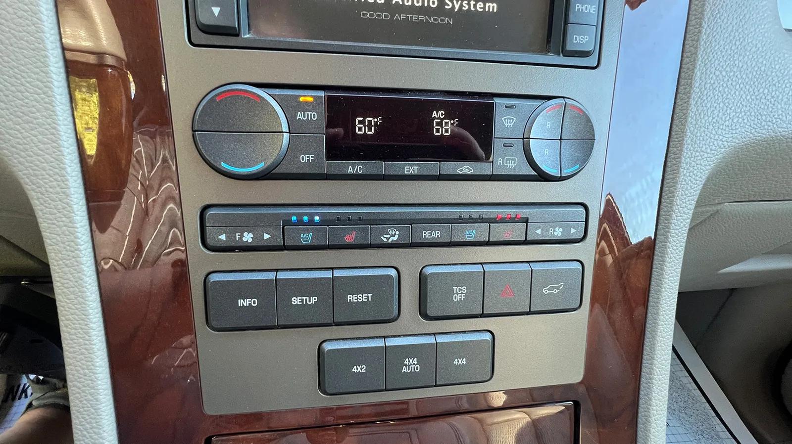 2013 Lincoln Navigator L