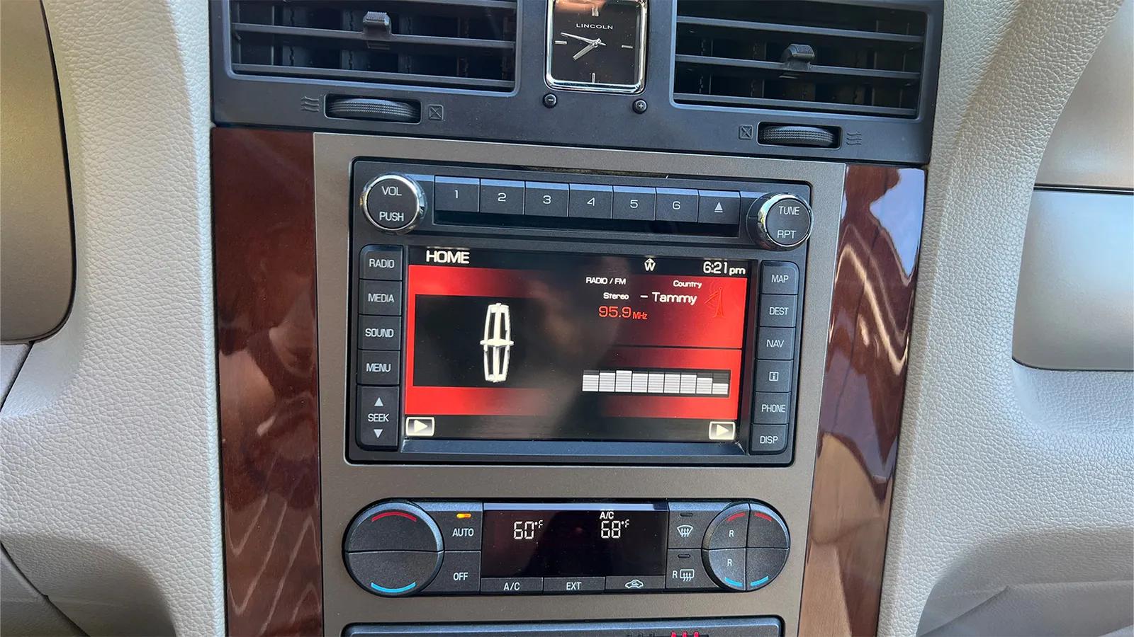 2013 Lincoln Navigator L